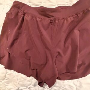 lululemon athletica Women's Athletic Shorts in Burgundy Large